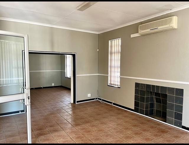 300M² BUILDING FOR SALE IN MILL PARK